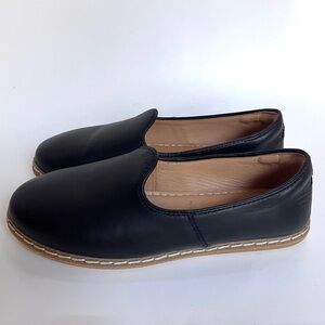 CHARIX Classic Black Slip-On Leather Artisan Loafers for Women